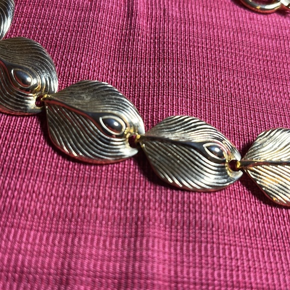 Vintage Gold Link Choker Collar Necklace, Textured Links - Picture 3 of 3